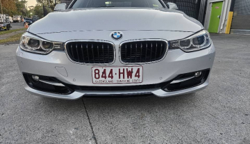 2013 BMW 320i sport f30 3.jpg